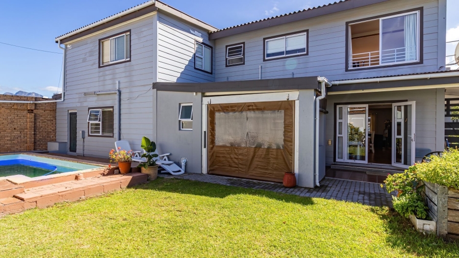4 Bedroom Property for Sale in Kleinmond Western Cape